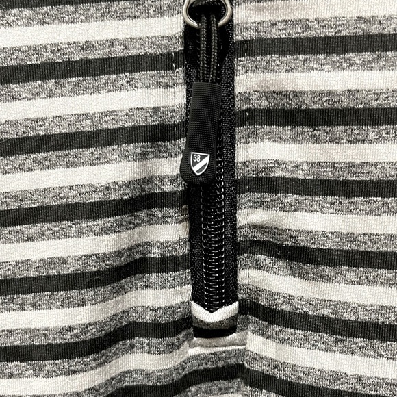 Very Nice Cremieux Club 38 Performance Striped 1/4-Zip Golf Pullover XXL - Picture 7 of 7